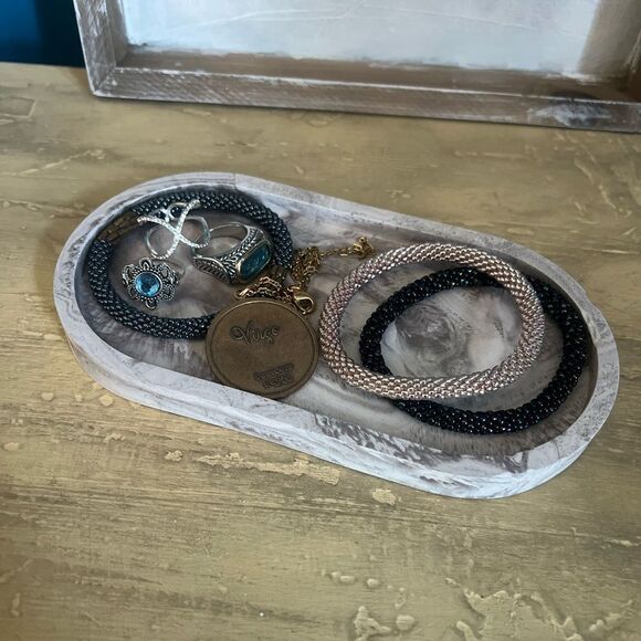 Handcrafted Resin Oval Tray - Picture 1 of 8